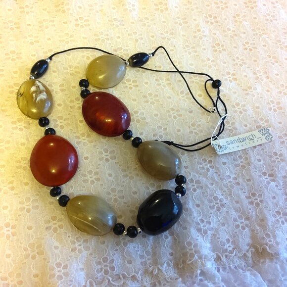 Vintage NEW sandwich jewellery Red Black Beige Oval Beads VTG Art Deco Necklace - Picture 3 of 7